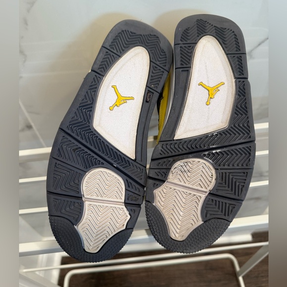 Air Jordan 4 Retro Lightening sneakers, sz 6.5Y, EUC but gently worn! - Picture 4 of 13